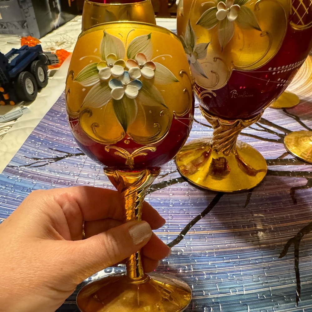 Absolutely gorgeous and RARE find! Tre Fouchi. Murano. Signed by artist.
